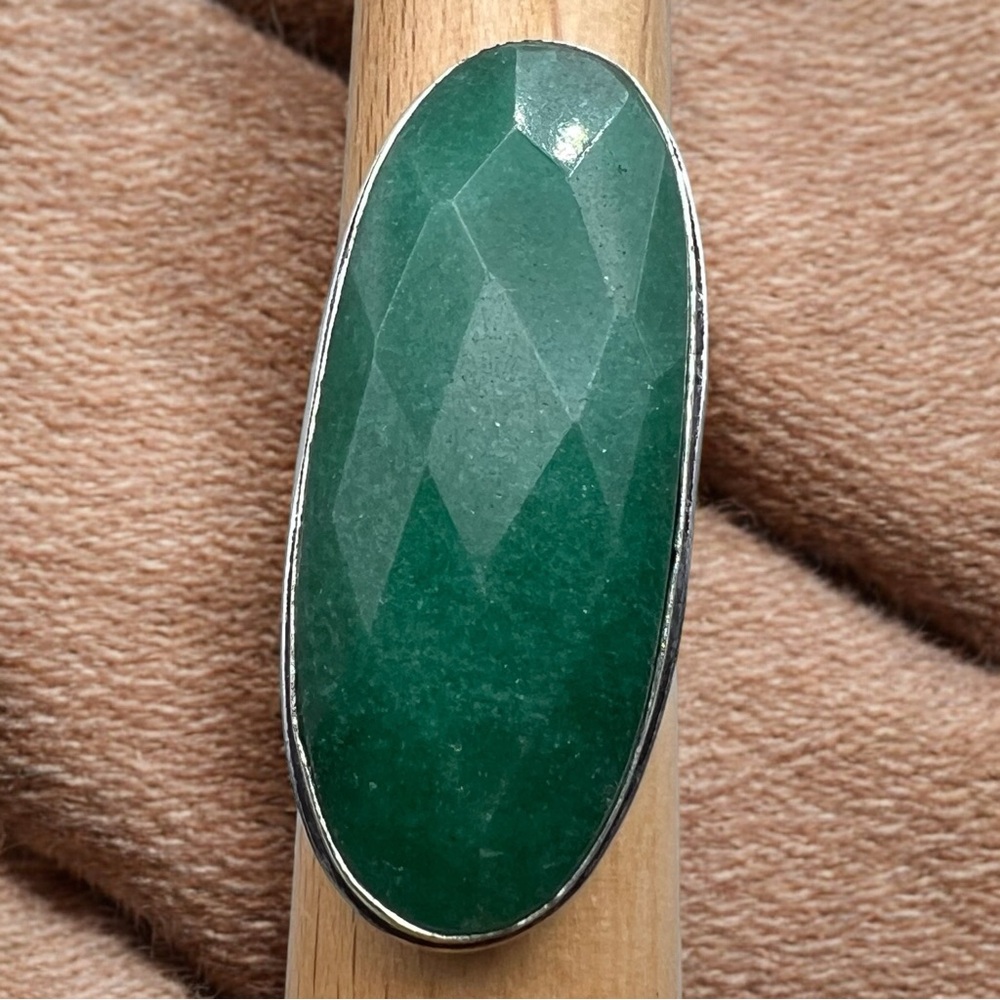New Enhanced Faceted Green Emerald Stone Silver Overlay Ring Size 8.25